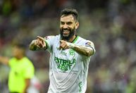 Rebaixado, América-MG deve perder dupla de destaque; entenda