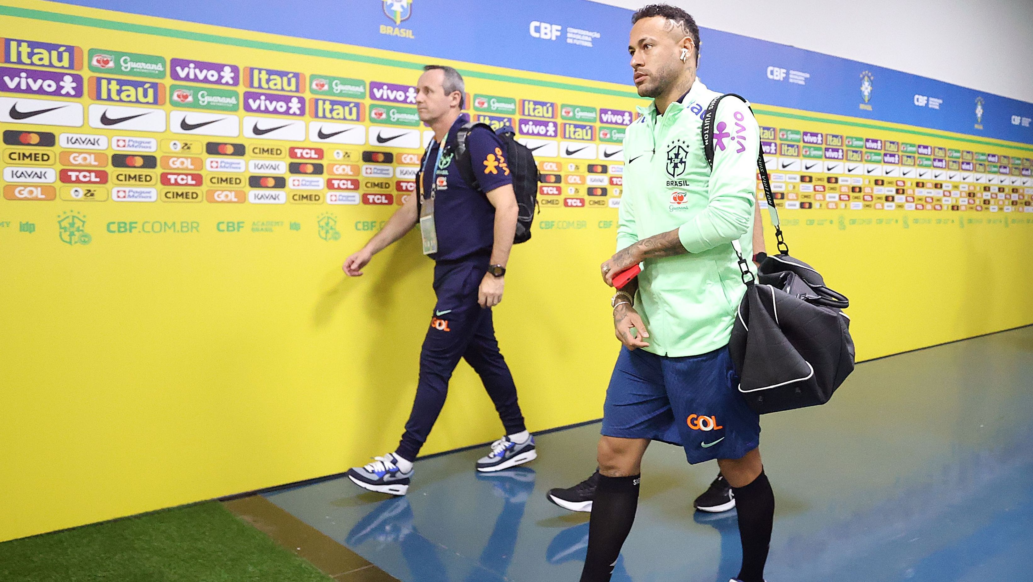 Neymar chega à Arena Pantanal para o duelo entre Brasil e Venezuela