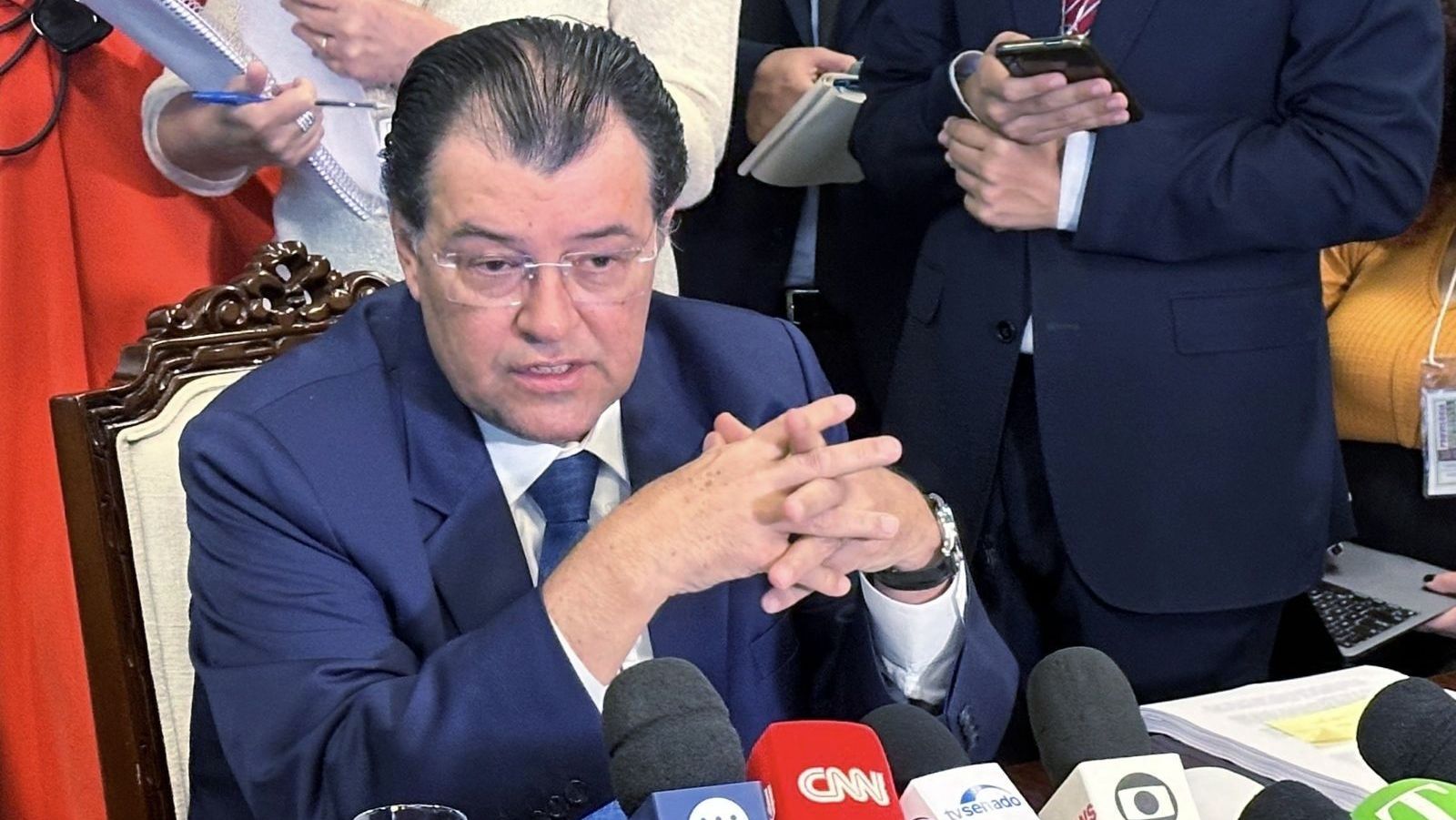Senador Eduardo Braga concede entrevista coletiva, Para anunciar o relatório final da reforma tributária.
