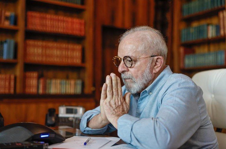 Na imagem: Lula conversa com o presidente da Autoridade Palestina, Mahmoud Abbas, em outubro de 2023