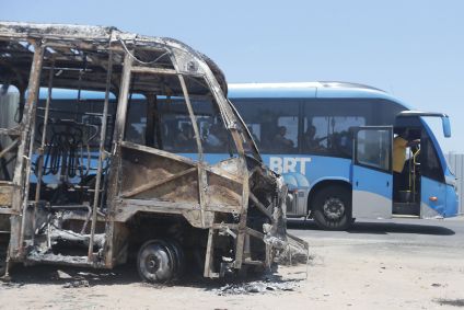 Ônibus atacados após ação criminosa no Rio de Janeiro