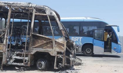Ônibus atacados após ação criminosa no Rio de Janeiro