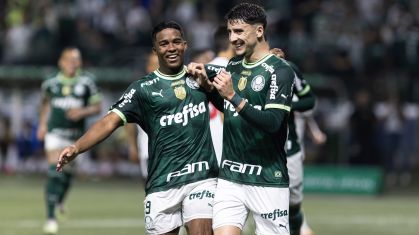 Piquerez se destacou na goleada do Palmeiras sobre o São Paulo, com um gol de pênalti e um golaço de fora da área