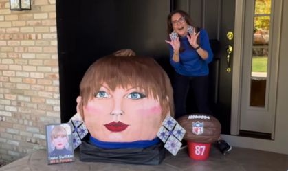 Americana leva 10 horas para decorar abóbora de 180 quilos como Taylor Swift