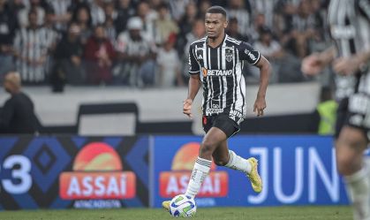 Alisson, de 18 anos, renovou contrato com o Atlético-MG até 2027