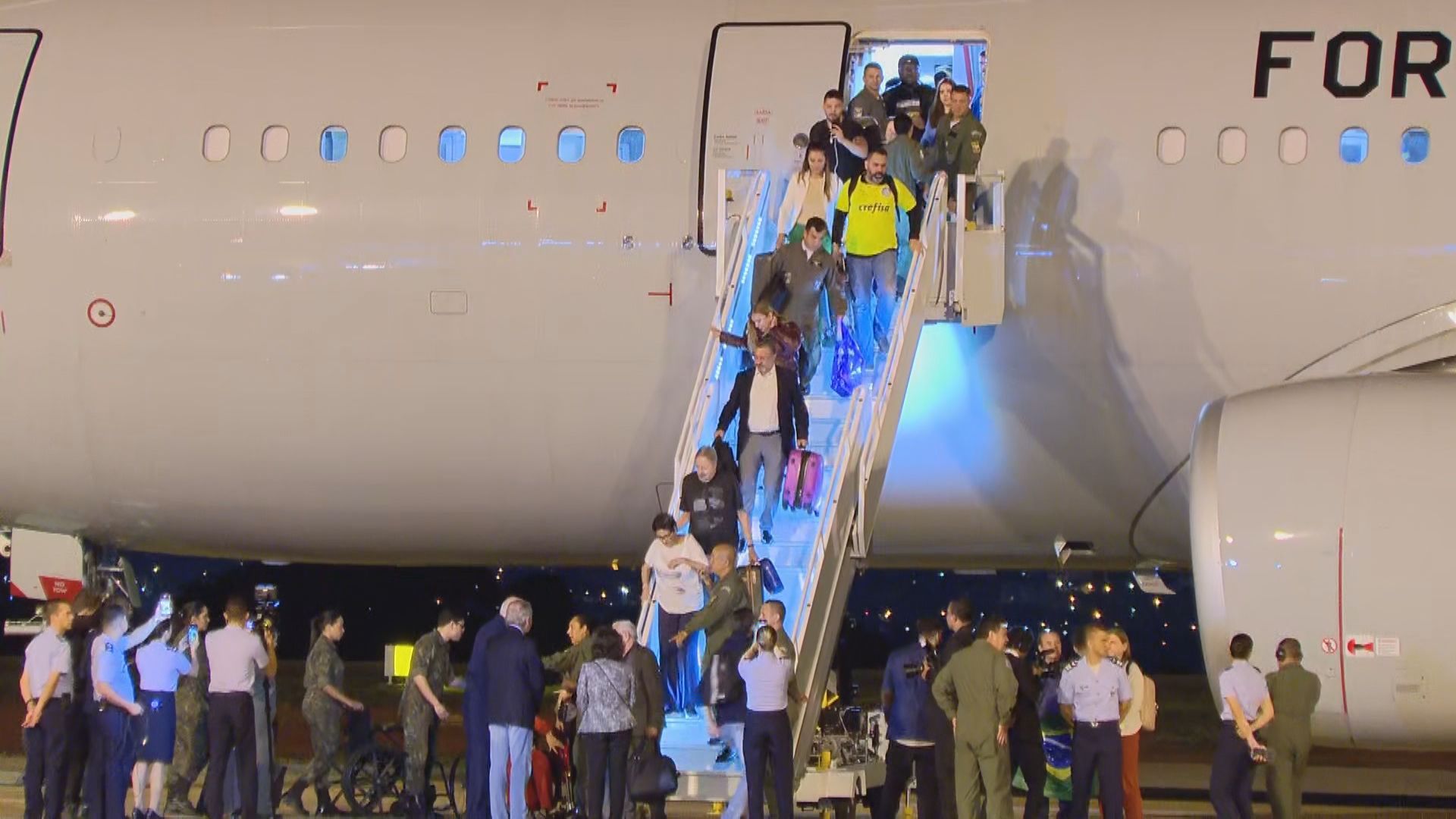 BR DESCEM DE AVIAO DA FAB