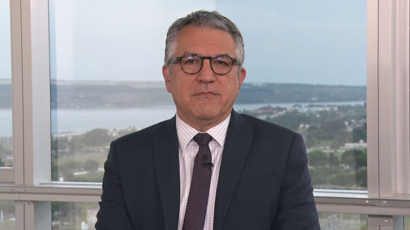 Alexandre Padilha, ministro das Relações Institucionais, durante entrevista à CNN