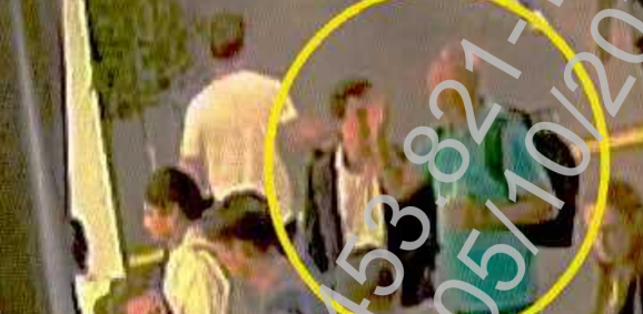 Momento em que a mão de Roberto Mantovani atinge Alexandre Barci