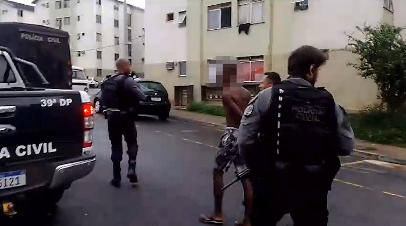 Suspeito de ter atirado explosivo em ônibus no Rio de Janeiro foi apreendido