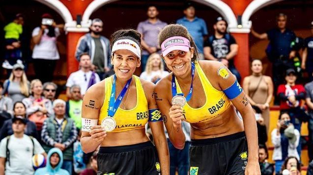 Duda e Ana Patrícia ficaram com a prata no Mundial de Vôlei de Praia