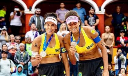 Duda e Ana Patrícia ficaram com a prata no Mundial de Vôlei de Praia