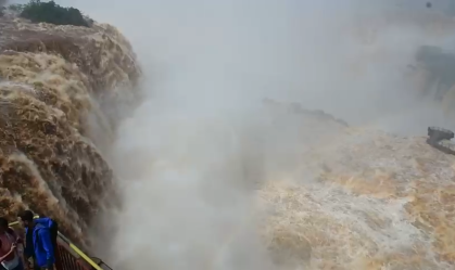 Cataratas do Iguaçu estão com vazão de mais de 24 milhões de litros por segundo