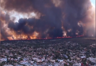Incêndio florestal leva pessoas a deixarem região na Argentina por proximidade do fogo; veja vídeos