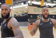 Vídeo: A reação de LeBron James ao saber que é o jogador mais velho da NBA