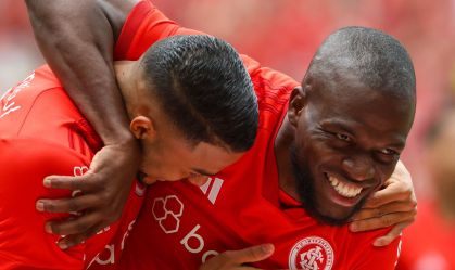 Enner Valencia marcou duas vezes na goleada do Inter contra o Santos