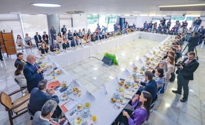 Lula recebe jornalistas em café da manhã promovido no dia do seu aniversário de 78 anos, nesta sexta-feira (27)