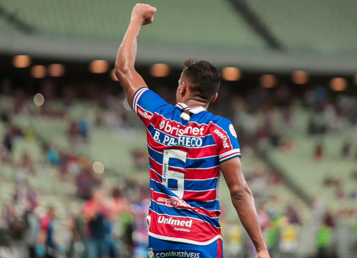 Bruno Pacheco celebra gol da vitória do Fortaleza