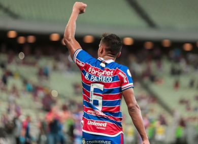 Bruno Pacheco celebra gol da vitória do Fortaleza