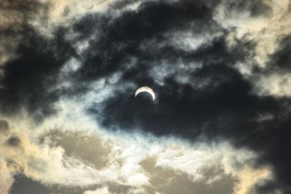 Eclipse solar visto do Planetário do Pará, em Belém