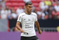 Fausto Vera “some” no Corinthians e joga apenas 13 minutos em sete jogos