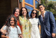 Filha de Carolina Ferraz se casa com empresário em Malibu, nos Estados Unidos