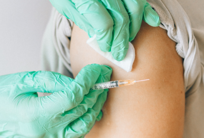 Vacina do HPV é segura? Dr. Kalil explica