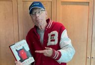 Stephen King diz que ataque a tiros no Maine aconteceu a 80 km de sua casa e critica política armamentista