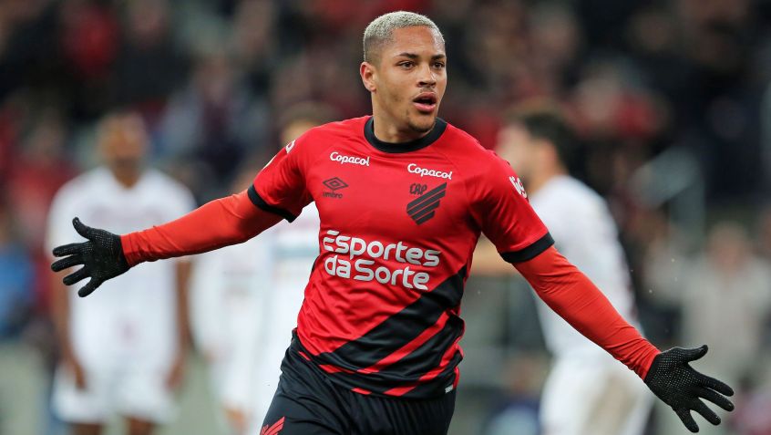Vitor Roque não precisou de cirurgia para tratar a lesão / Getty Images