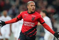 Barcelona antecipa chegada de Vitor Roque; entenda