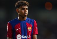 Jogador de 16 anos do Barcelona assina contrato com cláusula de R$ 5,3 bilhões