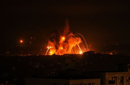 Bombardeio israelense na Faixa de Gaza no domingo (8)