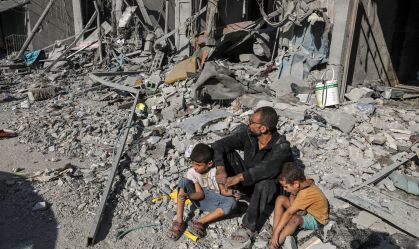 Crise humanitária se aprofunda em Gaza enquanto Israel retalia o Hamas com bombardeios