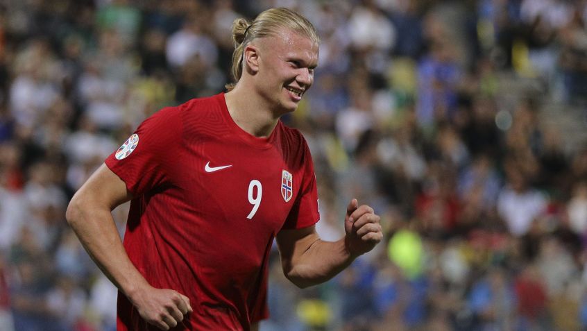 Haaland foi o destaque em vitória da Noruega / Foto: Danil Shamkin/NurPhoto via Getty Images