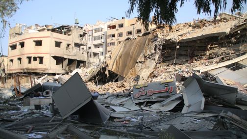 Prédios destruídos na Faixa de Gaza