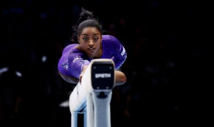 Simone Biles durante apresentação no Mundial de Ginástica Artística