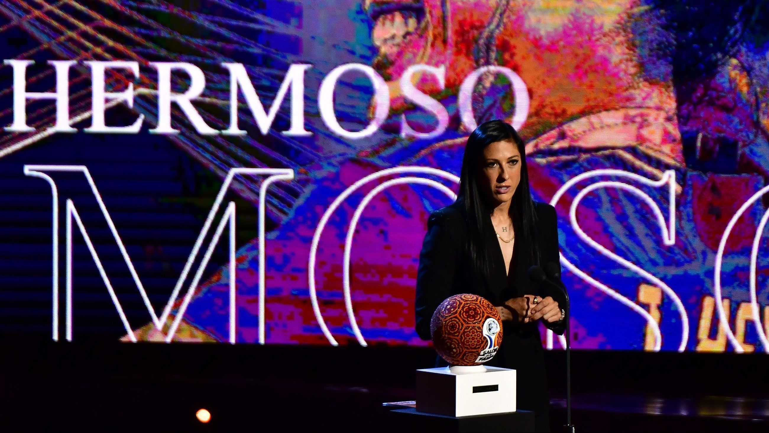 Jennifer Hermoso foi homenageada em evento do Pachuca
