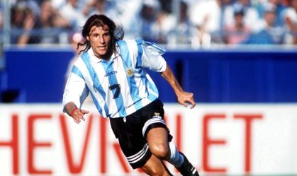 Claudio Caniggia em ação pela Seleção Argentina durante a Copa do Mundo de 1994