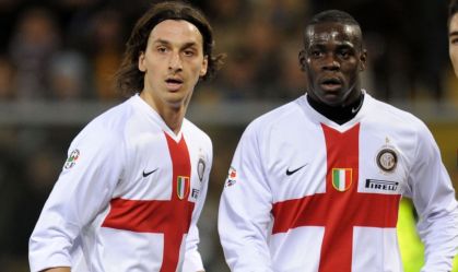 Ex-companheiros, Ibrahimovic e Balotelli trocam "farpas" após crítica do sueco