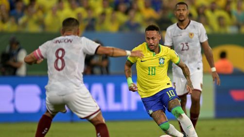 Neymar em ação pelas Eliminatórias da Copa do Mundo 2026