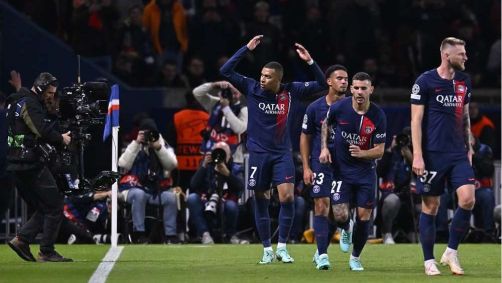 Mbappé comemora gol contra o MIlan