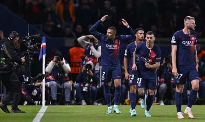Mbappé comemora gol contra o MIlan