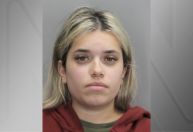 Brasileira é presa nos EUA acusada de matar homem a tiros