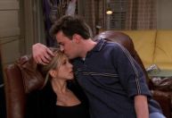 Jennifer Aniston diz que luto por Matthew Perry começou antes da morte