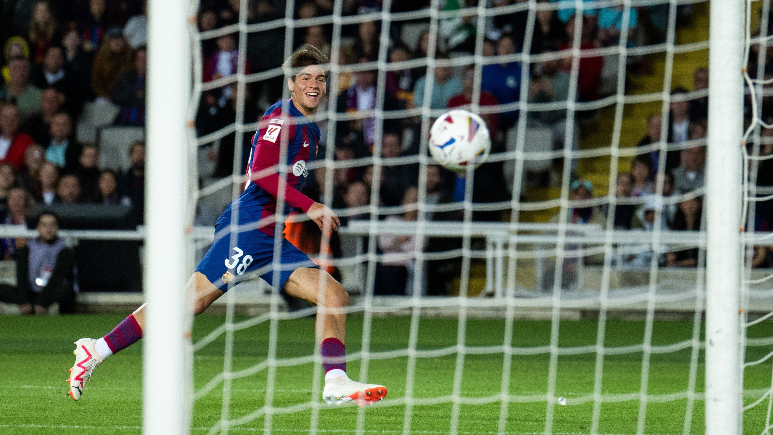 Marc Guiu marcou seu primeiro gol pelo Barcelona logo na estreia