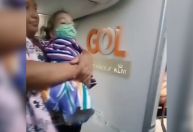 Criança sem braços e pernas é impedida de voar em SP; companhia aérea alega segurança