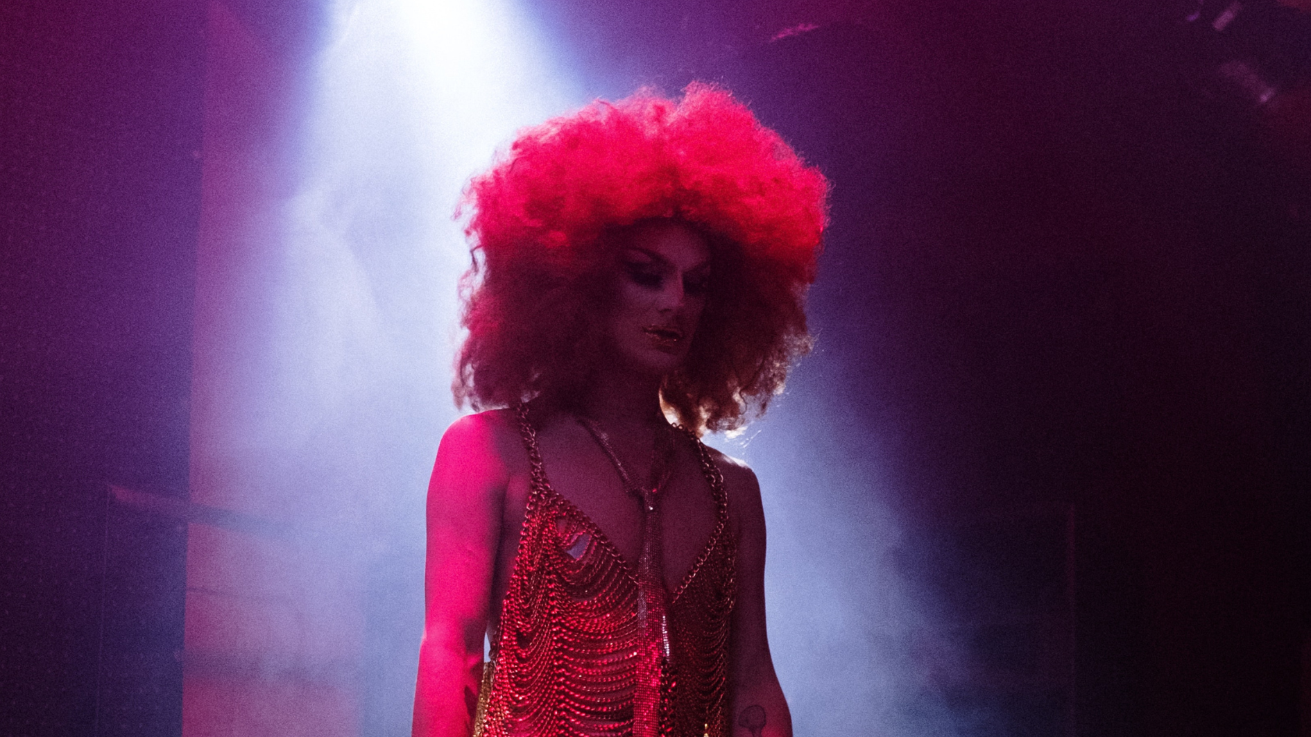 Apesar da lei falar em "sexualmente explícito", shows de Drag Queen foram afetados
