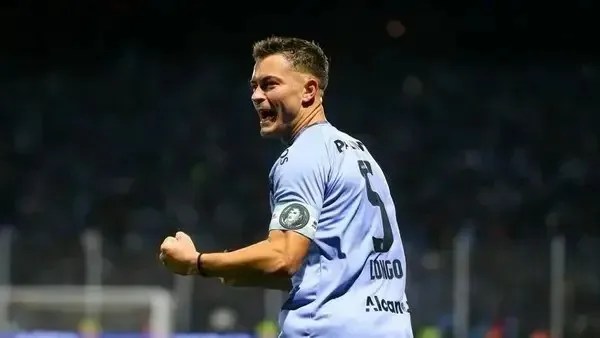 Santiago Longo, do Belgrano, é volante e tem 25 anos