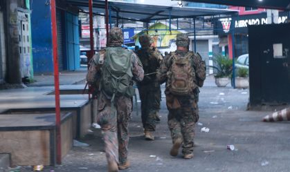 Integrantes das polícias Civil e Militar do Rio de Janeiro deflagram nesta segunda-feira (9), uma operação em resposta à morte dos três médicos ocorrida na semana passada.