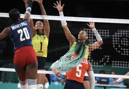 Lance de Brasil x República Dominicana na final do vôlei feminino do Pan de Santiago