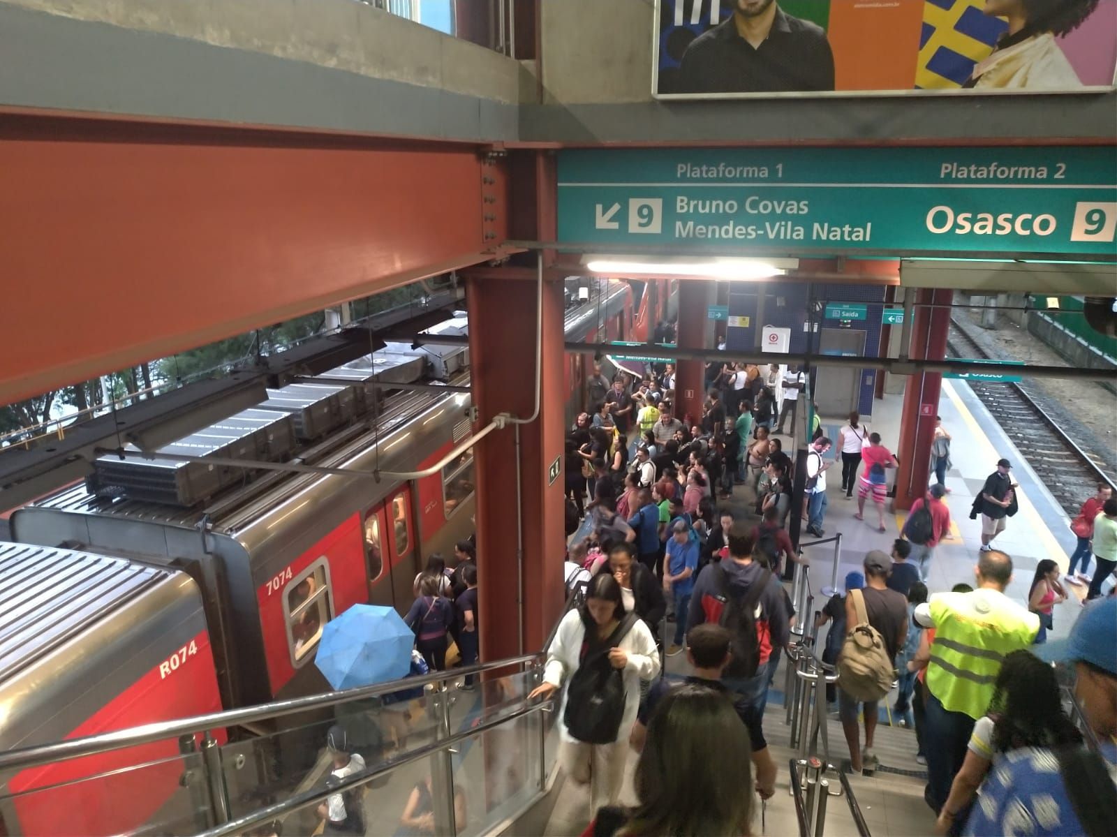 Imagem de destaque do post: Após passar mais de 24 horas com falhas na operação, Linha 9–Esmeralda é normalizada em SP